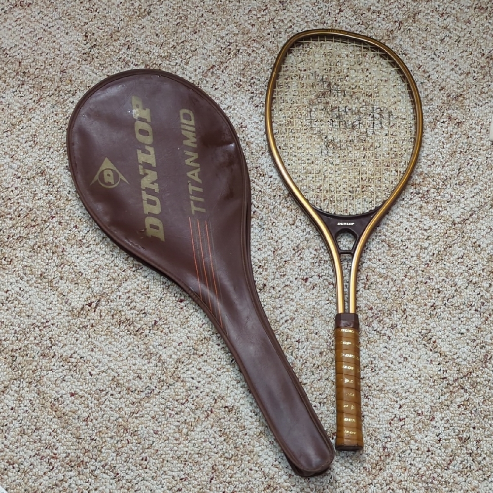 .🎾 Vintage 1980s Dunlop Titan Mid Tennis Racket + Original Cover 🎾 - Picture 2 of 16
